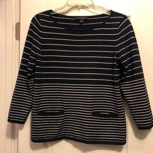 Ann Taylor Sweater with Front Pockets Size Small EUC
